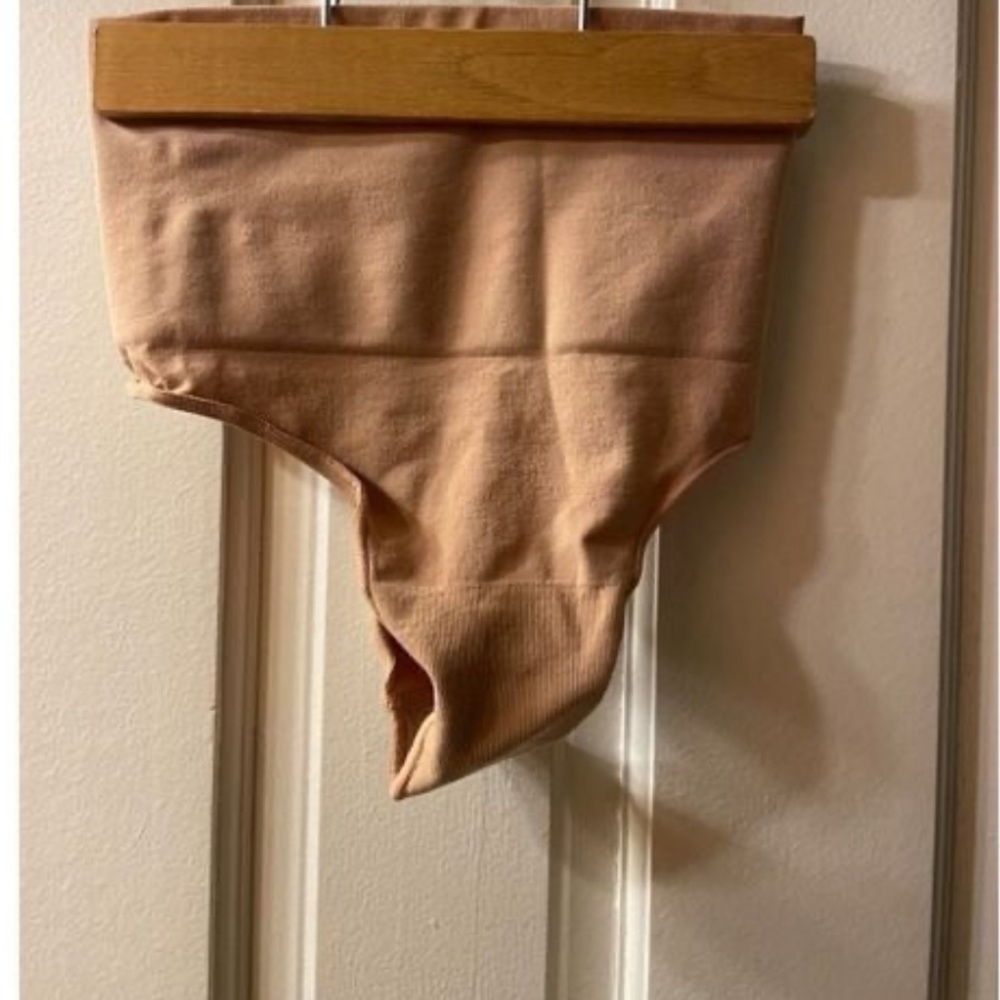 SKIMS Core Control Thong Underwear Sand Nude New Without Tags Size Small/Med